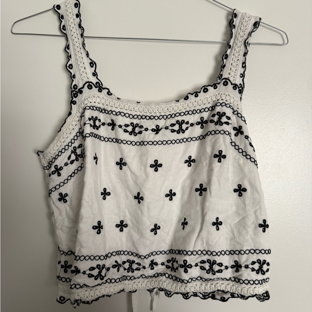 Abercrombie & Fitch Embroidered White and Black Women's Top